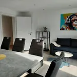Modernes, Stilvolles 5 *